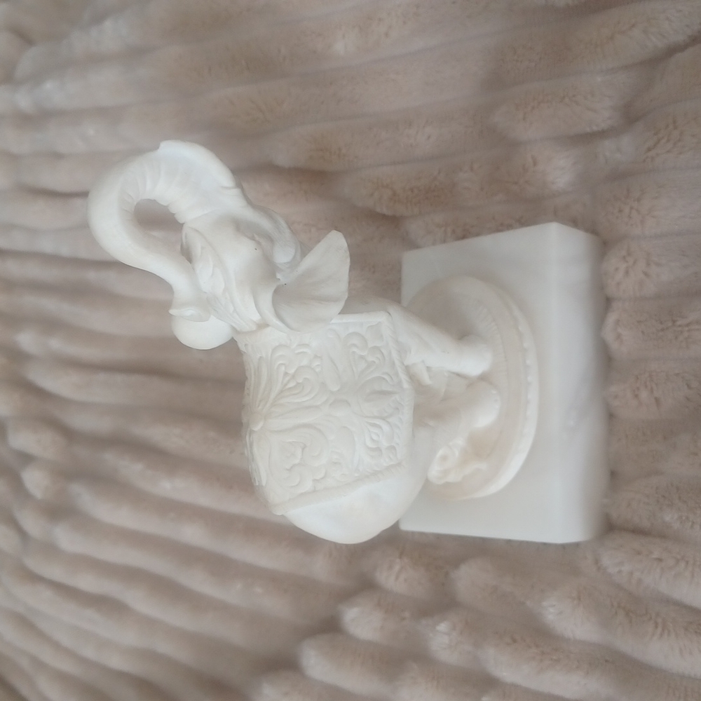 Marble elephant